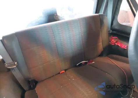 2000 Jeep Wrangler Sport z USA, uszkodzony, nr VIN 1J4FA49S3YP716715